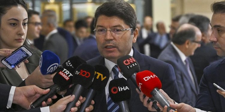 Adalet Bakanı Tunç: Mehmetçiğimize dil uzatmak, ordumuza dil uzatmak hiç kimseye yakışmaz