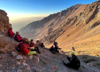 Erciyes Dağı'nda hafta sonları zirve tırmanışı heyecanı yaşanıyor