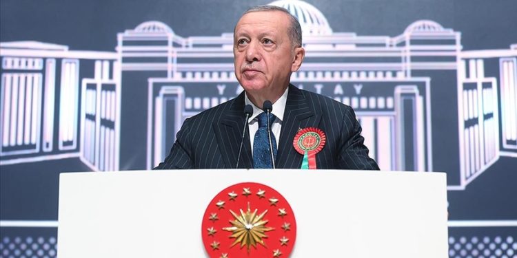 Meclis’in açılışıyla birlikte yeni anayasa girişimlerimizi tekrar başlatacağız