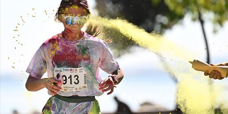 Ankara'da "renkli koşu" festivali
