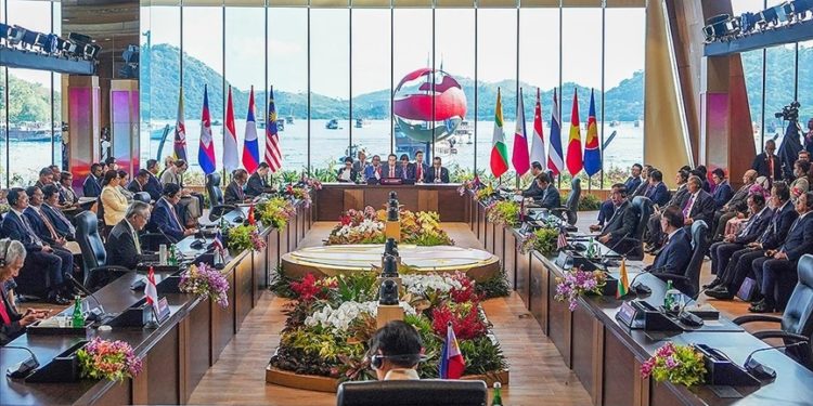 ASEAN liderleri tarım ürünlerinin ticaretinde kısıtlamalardan kaçınma sözü verdi