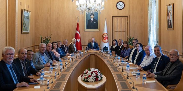 TBMM Başkanı Kurtulmuş, BiSAV heyetini kabul etti
