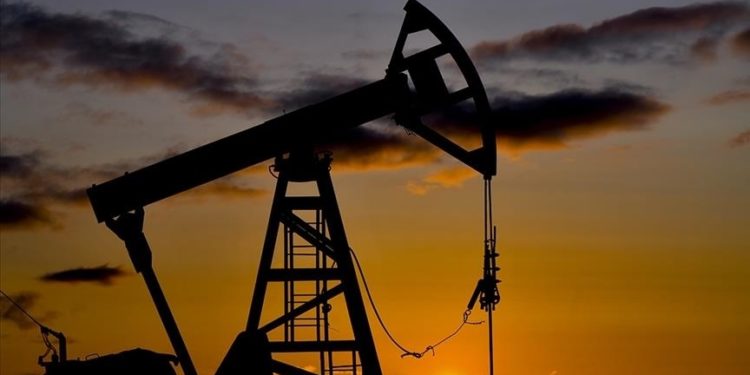 Brent petrolün varil fiyatı 88,92 dolara yükselerek rekor kırdı