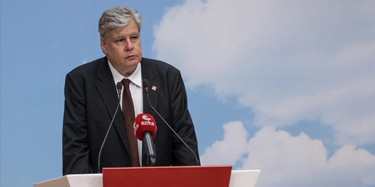 CHP üyesi Örsan Kunter Öymen, CHP Genel Başkanlığına aday olduğunu açıkladı