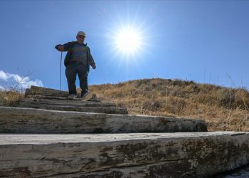 “Evim” dediği Urartu kalesinde 21 yıldır bekçilik yapıyor