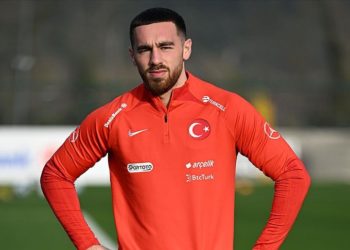 Orkun Kökçü, Hollanda'da yılın futbolcusu seçildi