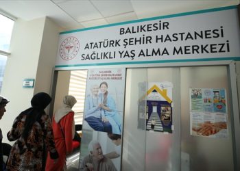 Balıkesir’de ileri yaşlardaki bireyler uzman ekibin desteğiyle sağlıklı yaş alıyor