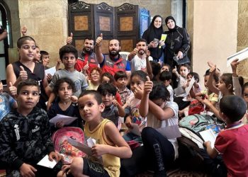 Sadakataşı Derneğinden okula gidemeyen Lübnan’daki mülteci çocuklara eğitim yardımı