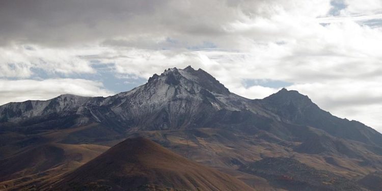 Erciyes Dağı’nda mahsur kalan Polonyalı dağcıyı kurtarmak için çalışma başlatıldı