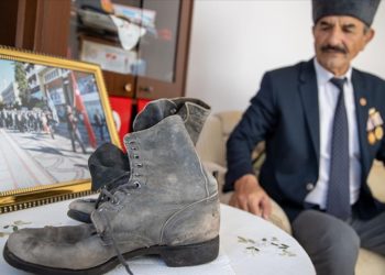 Edirneli gazi Kıbrıs’taki anılarını “en değerli köşesi”nde saklıyor