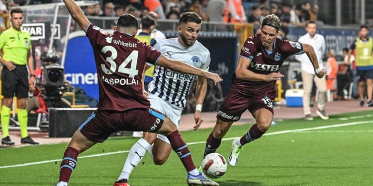 Trabzonspor, İstanbul’da farklı kazandı