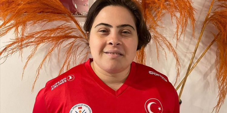 Down sendromlu milli atletler Dilara ile Emirhan, Avrupa’da yeni rekor peşinde