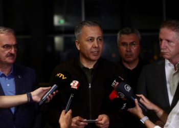 İstanbul’da suların tahliyesi için çalışmalar sabaha kadar kesintisiz devam edecek