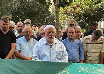 Kırklareli’ndeki selde hayatını kaybeden Raile Şimşek için İstanbul’da cenaze namazı kılındı