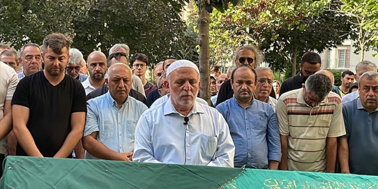 Kırklareli’ndeki selde hayatını kaybeden Raile Şimşek için İstanbul’da cenaze namazı kılındı