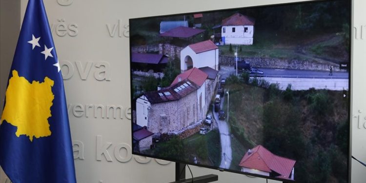 KFOR, Kosova'nın kuzeyindeki gerginliğe yanıt vermeye hazır olduğunu duyurdu