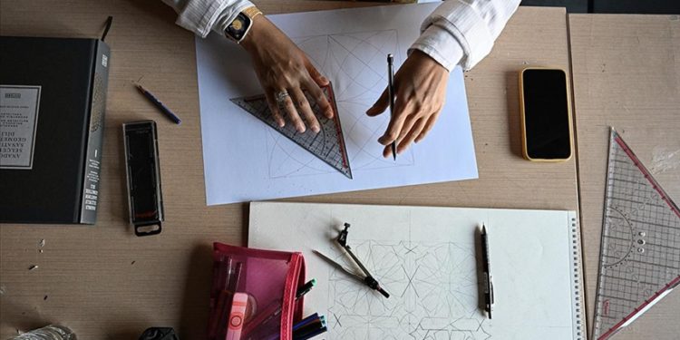 “Uluslararası Geometri ve Sanat Çalıştayı” atölye çalışmalarıyla sona erdi