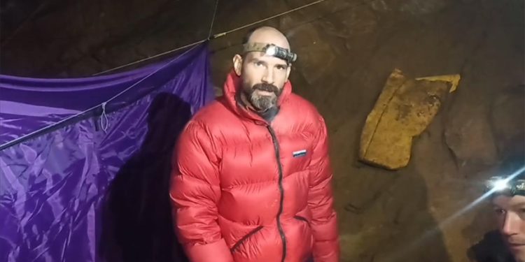 Mersin’de mağarada rahatsızlanan ABD’li dağcıdan Türk yetkililere teşekkür