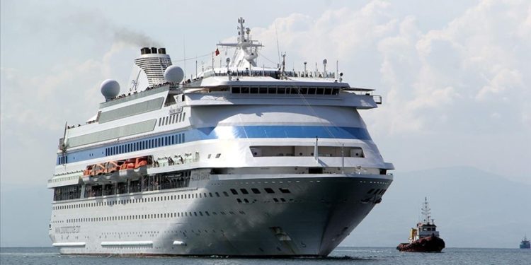 Panama bandıralı kruvaziyer "Astoria Grande" Sinop seferlerini sürdürdü