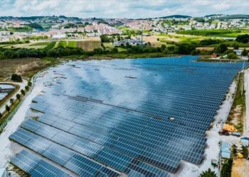 Sakarya'da 60 milyon liralık yatırımla hayata geçirilen GES üretime başladı