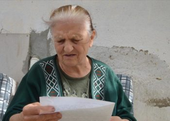 Öğretmen kızının Cumhuriyet’in 100’üncü yılı için yazdığı mektup 21 yıl sonra annesine ulaştırıldı