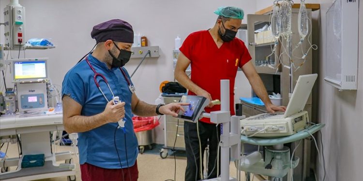 Anestezi uzmanları ameliyatlarda cerrahi ekibin en büyük yardımcısı oluyor