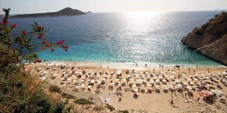 Turizmde 2028 hedefi 100 milyar dolar