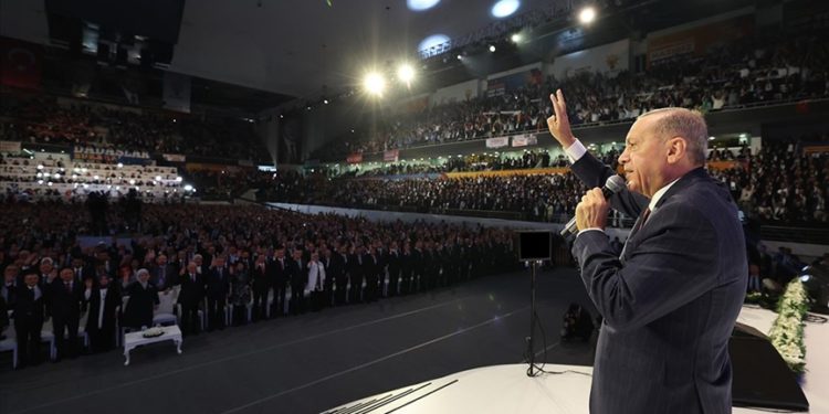 AK Parti MKYK’de 49 yeni isim yer aldı