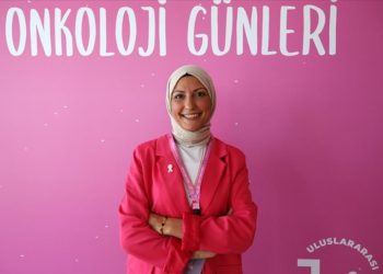 Meme kanserini yenen kadınlar erken teşhisin önemine dikkati çekti