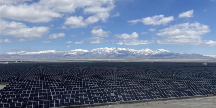 Lisanssız güneş enerjisi proje başvuruları 35 bin megavata ulaştı