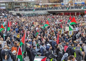 Stockholm'de binlerce kişi Filistin'e destek gösterisine katıldı