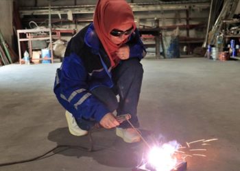 Kocasından öğrendiği kaynakçılıkta usta öğretici oldu