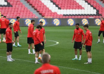 Futbolda milli mesai başlıyor