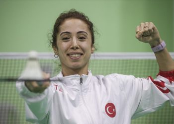 Milli badmintoncu Özge Bayrak, Çekya'da gümüş madalya aldı