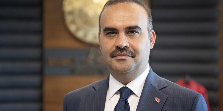 Bakan Kacır, depremlerden etkilenen 4 ilde kurulacak yeni sanayi alanlarının detaylarını paylaştı