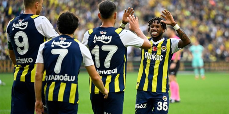 Fenerbahçe, Süper Lig'de yarın deplasmanda Kasımpaşa ile karşılaşacak