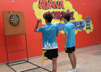 Adana'da bedensel engelli gençler sporla moral buluyor