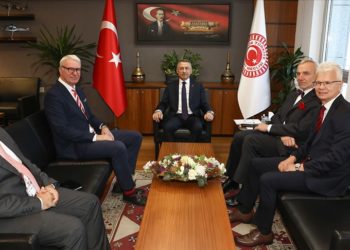 TBMM Dışişleri Komisyonu Başkanı Oktay, Estonya, Letonya ve Litvanya'nın Ankara Büyükelçilerini kabul etti