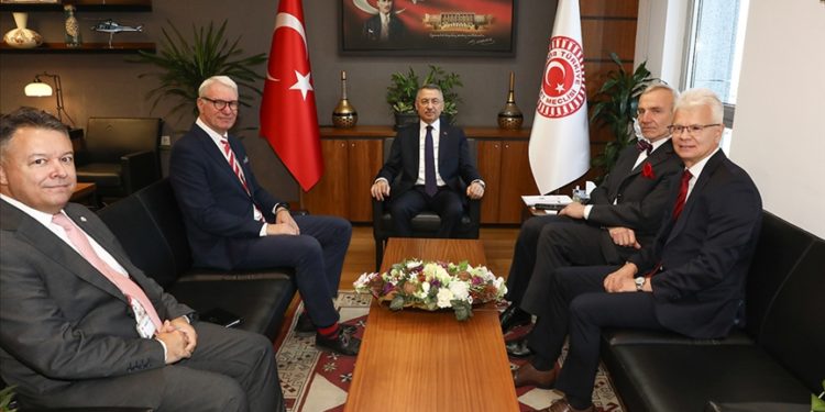 TBMM Dışişleri Komisyonu Başkanı Oktay, Estonya, Letonya ve Litvanya'nın Ankara Büyükelçilerini kabul etti