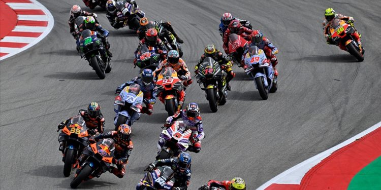 MotoGP Avustralya Grand Prix'sini Zarco kazandı