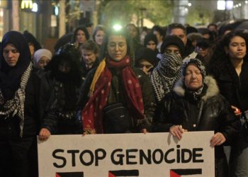 Hollanda’da anneler, Gazze’de öldürülen çocuklar için yürüdü