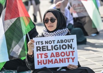 İstanbul’da kadınlardan Filistin’e destek için oturma eylemi