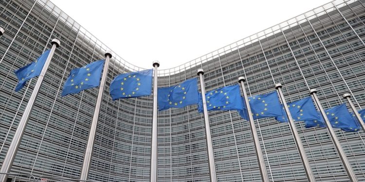 AB "vize serbestisi" politikasını sertleştiriyor