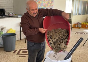 Yozgatlı çiftçi köyünde kurduğu değirmende aspirden yağ elde ediyor