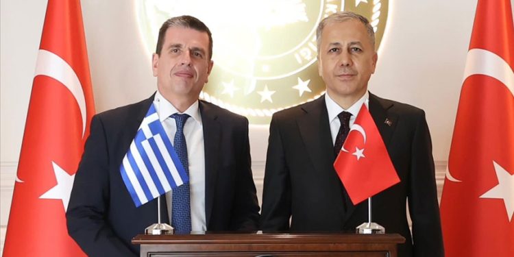 İçişleri Bakanı Yerlikaya, Yunanistan Göç ve İltica Bakanı Kairidis ile görüştü