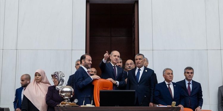 İnsanlık düşmanı olanlar ayan beyan 8 milyar insanın huzurunda tarihe karşı hesap vereceklerdir