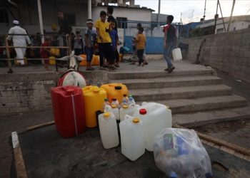 İsrail, bir milyondan fazla Gazzeliyi kuzeyden güneye “itmek” için su kesintisini kullanıyor