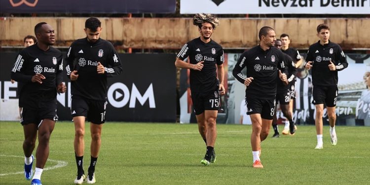 Beşiktaş, Galatasaray derbisine hazırlanıyor