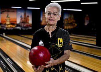 Bowling tutkusuyla meme kanserini yenen lisanslı oyuncu yeni maçlara hazırlanıyor