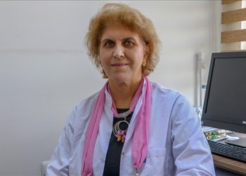 Kansere yol açan genetik mutasyon taşıyanlara memesini aldırması öneriliyor